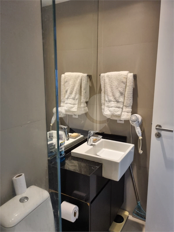APARTAMENTO em PINHEIROS