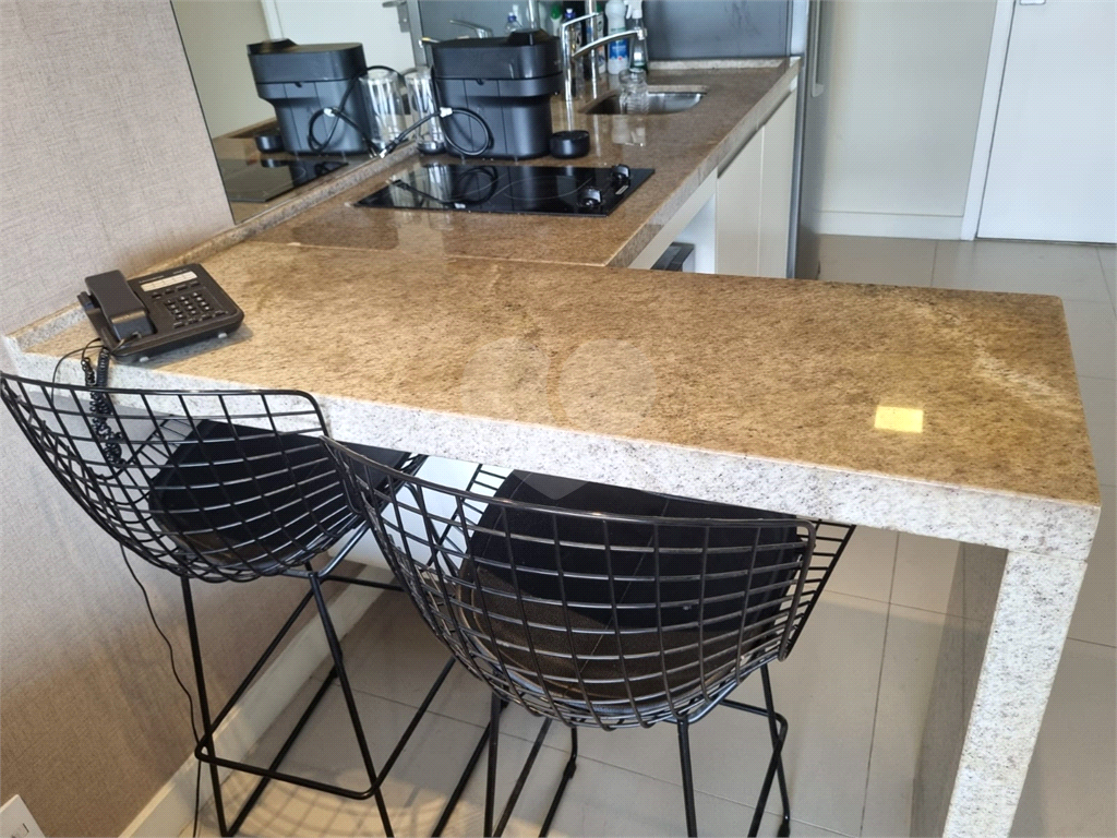 APARTAMENTO em PINHEIROS