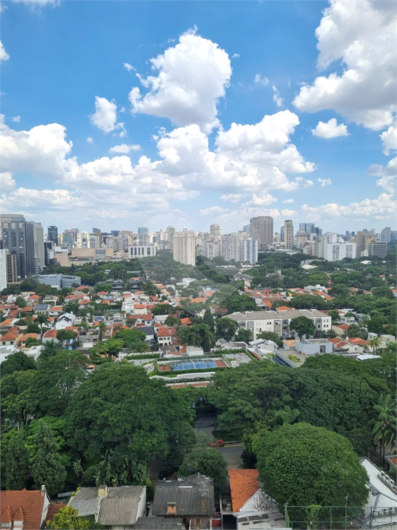 APARTAMENTO em PINHEIROS