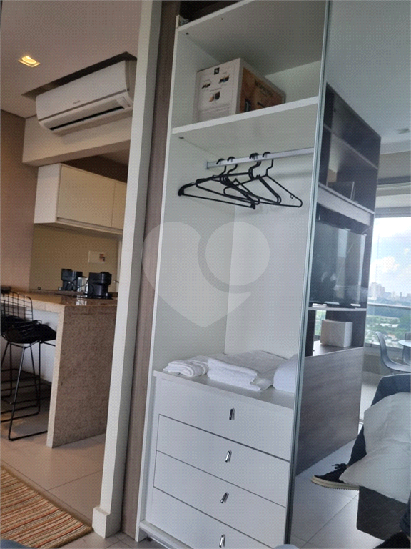 APARTAMENTO em PINHEIROS
