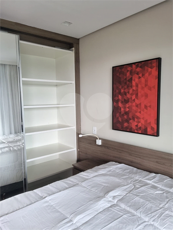APARTAMENTO em PINHEIROS