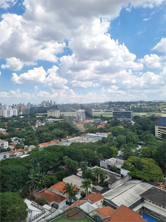 APARTAMENTO em PINHEIROS