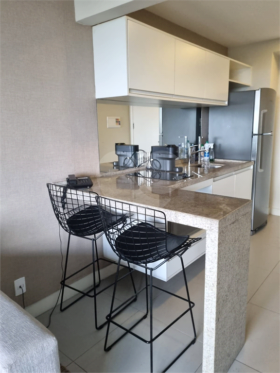 APARTAMENTO em PINHEIROS