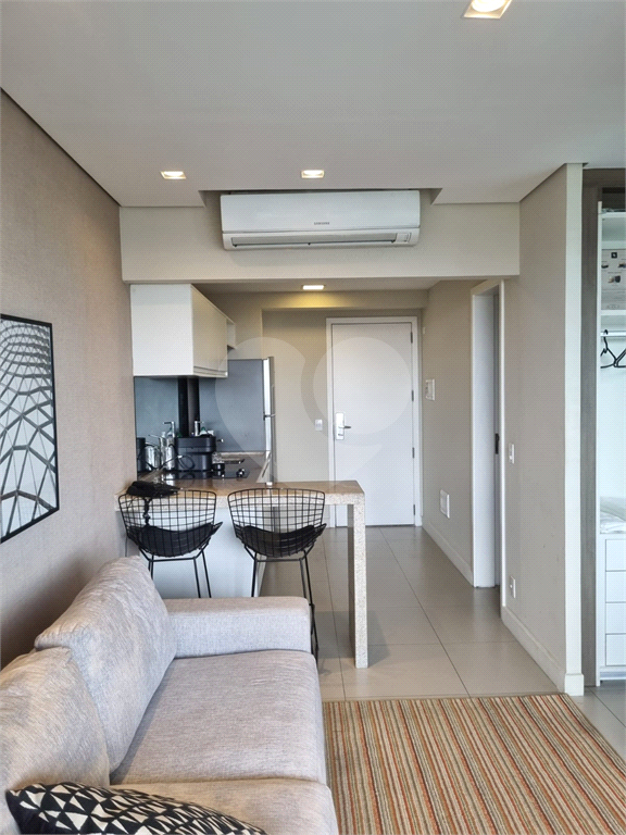 APARTAMENTO em PINHEIROS
