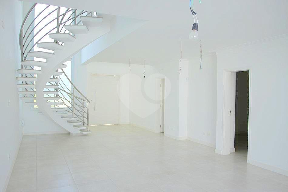 Sobrado residencial no Guarujá para venda