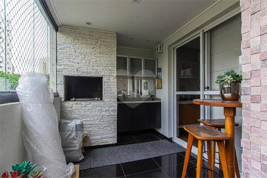 Apartamento na Vila Mariana  3 suítes, varanda gourmet, reformado, lazer completo próximo ao metrô