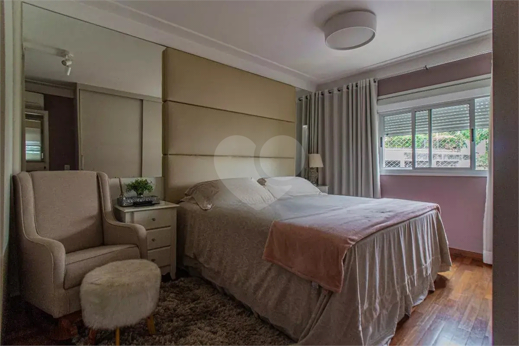 Apartamento na Vila Mariana  3 suítes, varanda gourmet, reformado, lazer completo próximo ao metrô