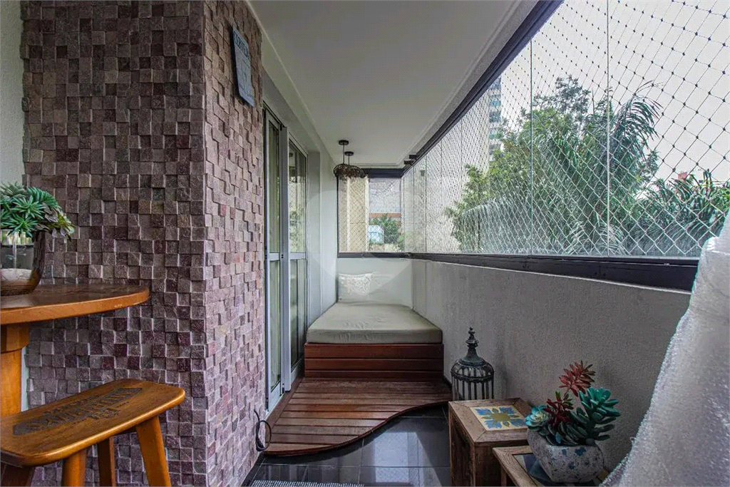 Apartamento na Vila Mariana  3 suítes, varanda gourmet, reformado, lazer completo próximo ao metrô