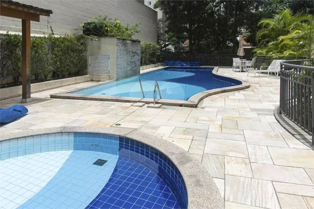Apartamento na Vila Mariana  3 suítes, varanda gourmet, reformado, lazer completo próximo ao metrô