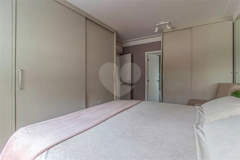 Apartamento na Vila Mariana  3 suítes, varanda gourmet, reformado, lazer completo próximo ao metrô