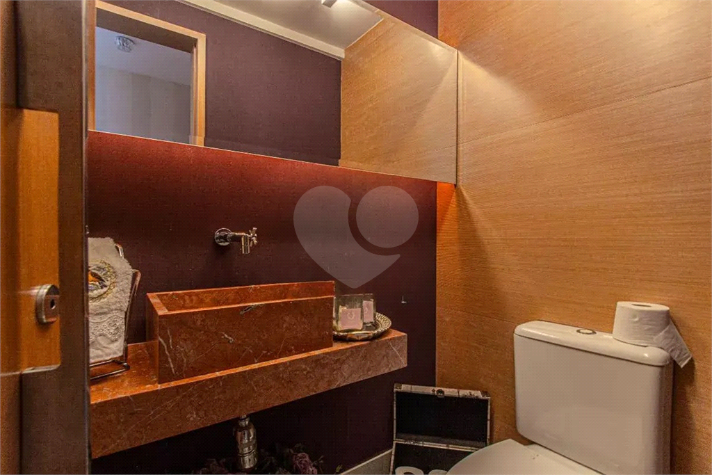 Apartamento na Vila Mariana  3 suítes, varanda gourmet, reformado, lazer completo próximo ao metrô