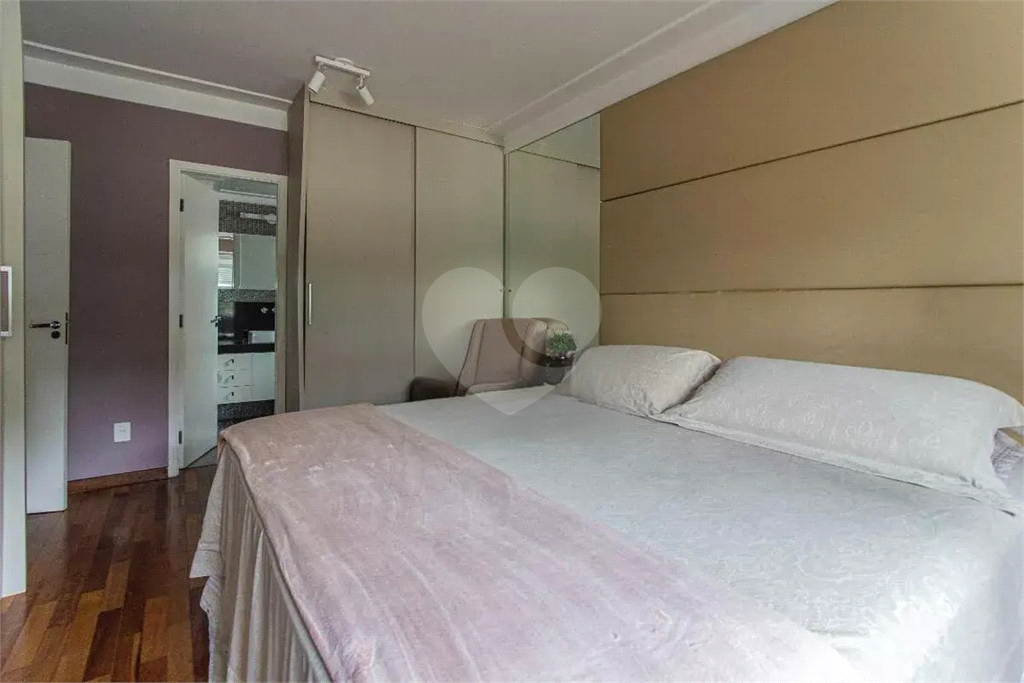 Apartamento na Vila Mariana  3 suítes, varanda gourmet, reformado, lazer completo próximo ao metrô
