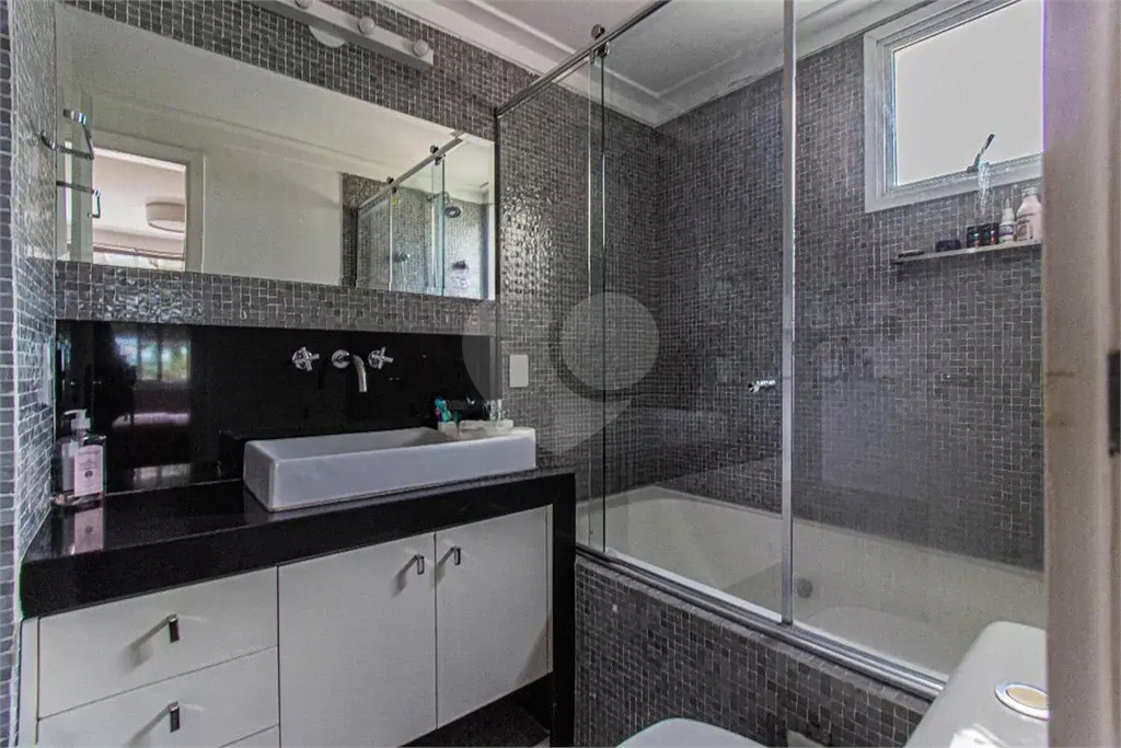 Apartamento na Vila Mariana  3 suítes, varanda gourmet, reformado, lazer completo próximo ao metrô
