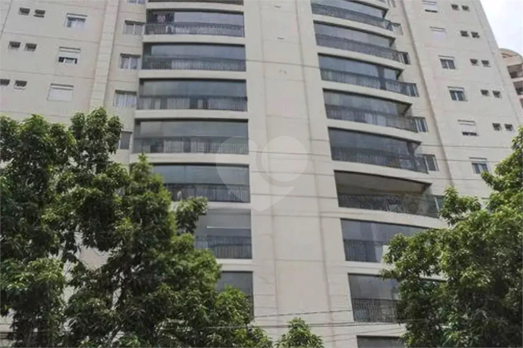Apartamento na Vila Mariana  3 suítes, varanda gourmet, reformado, lazer completo próximo ao metrô