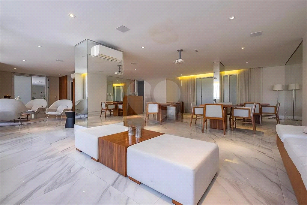 APARTAMENTO em PERDIZES