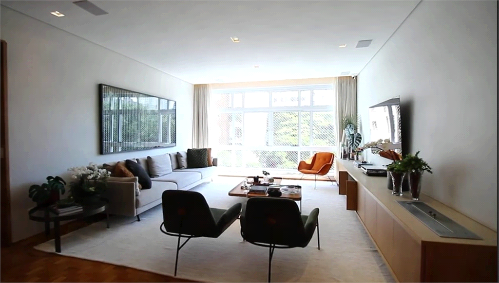 APARTAMENTO em HIGIENÓPOLIS