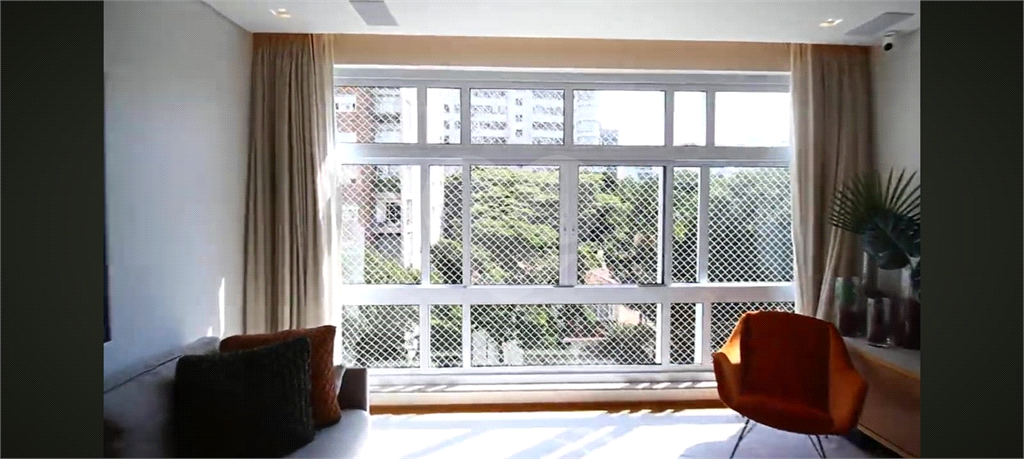 APARTAMENTO em HIGIENÓPOLIS
