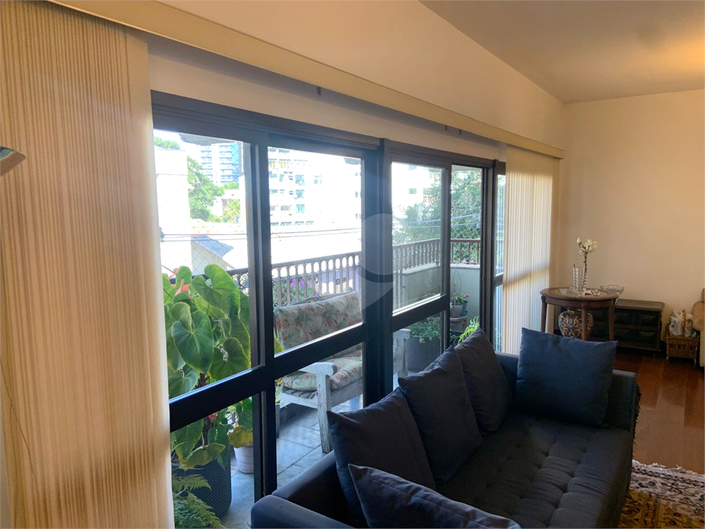APARTAMENTO em PINHEIROS