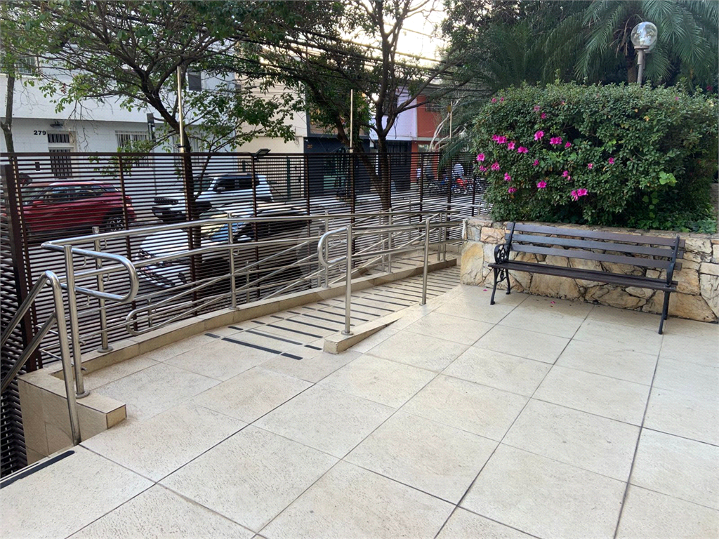 APARTAMENTO em PINHEIROS