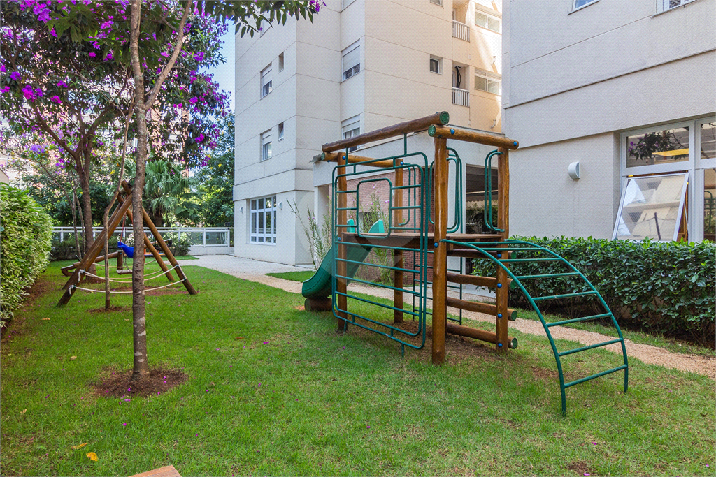 APARTAMENTO em ALTO DE PINHEIROS