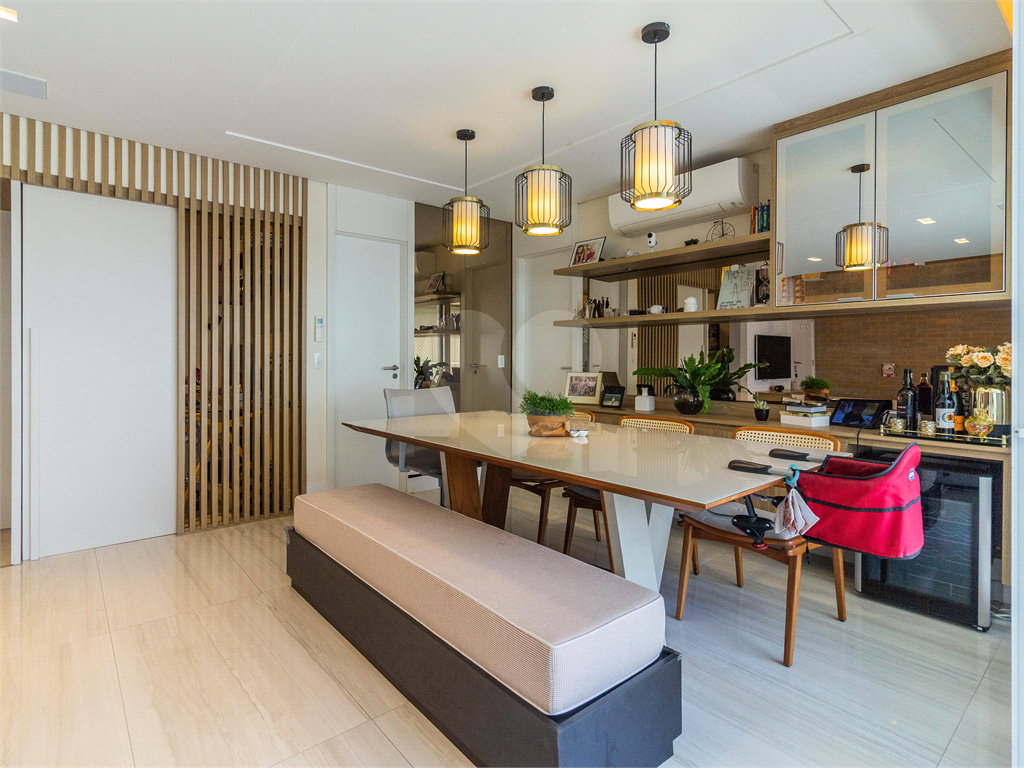 APARTAMENTO em ALTO DE PINHEIROS