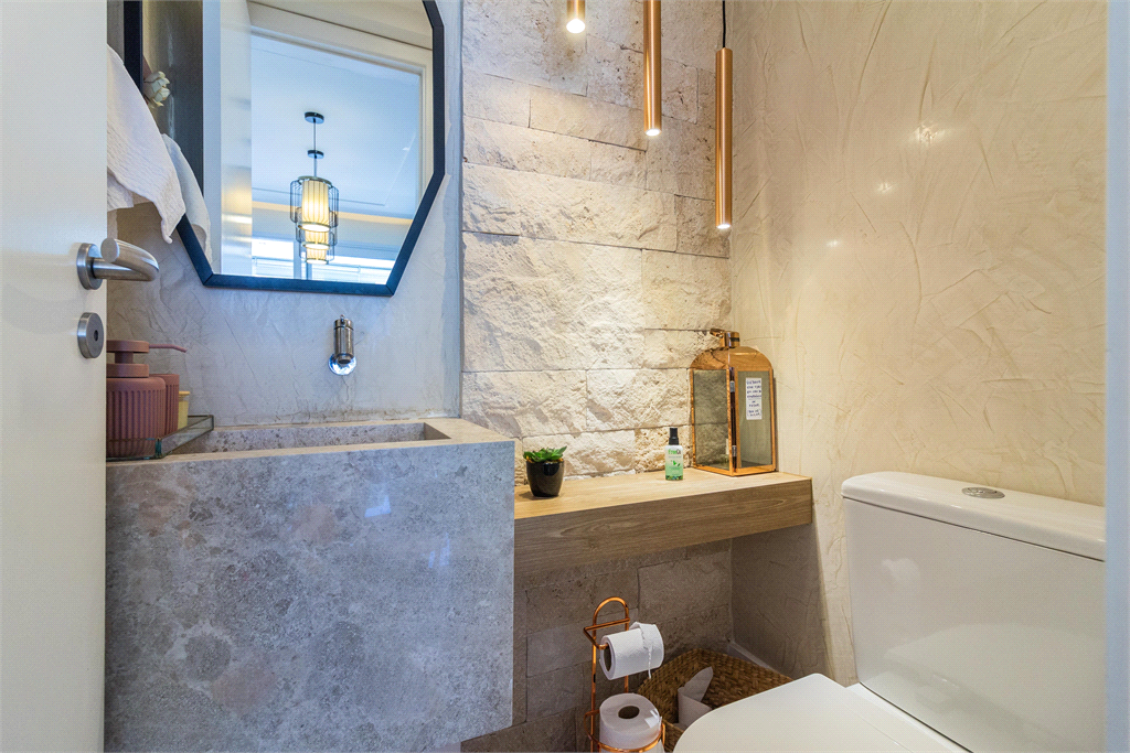 APARTAMENTO em ALTO DE PINHEIROS