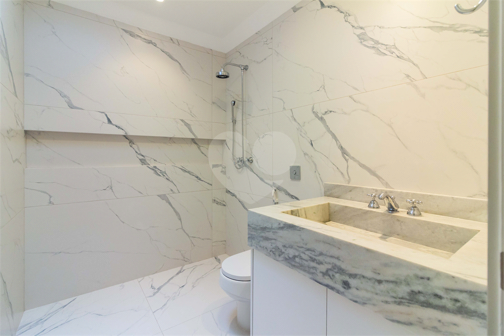 Casa à venda com 4 quartos em  ALTO DE PINHEIROS com 730 m²