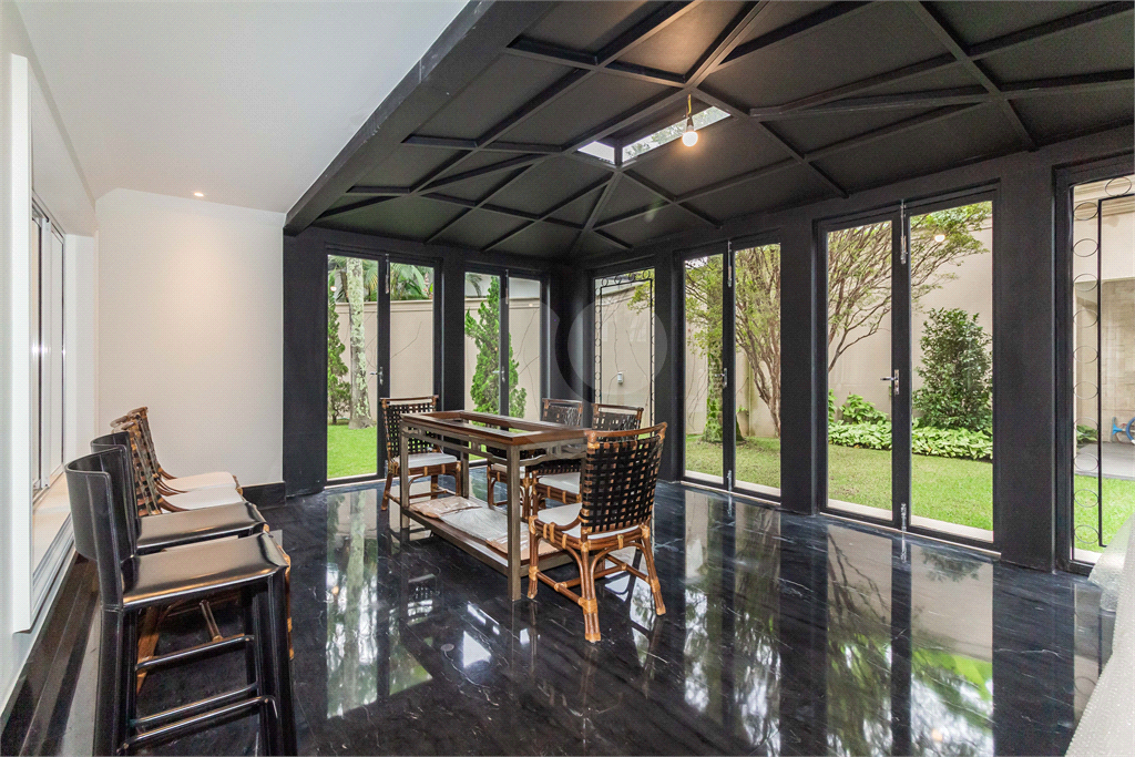 Casa à venda com 4 quartos em  ALTO DE PINHEIROS com 730 m²