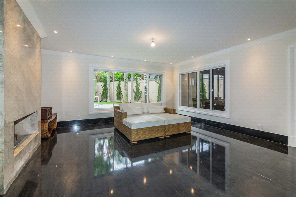 Casa à venda com 4 quartos em  ALTO DE PINHEIROS com 730 m²