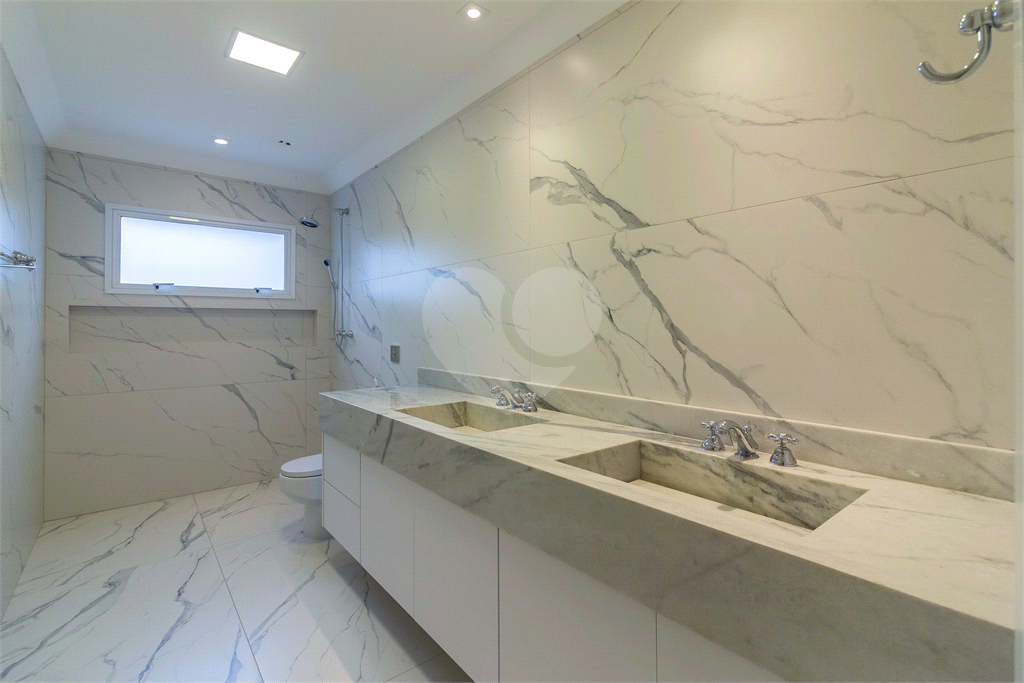 Casa à venda com 4 quartos em  ALTO DE PINHEIROS com 730 m²