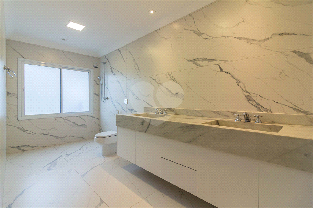 Casa à venda com 4 quartos em  ALTO DE PINHEIROS com 730 m²