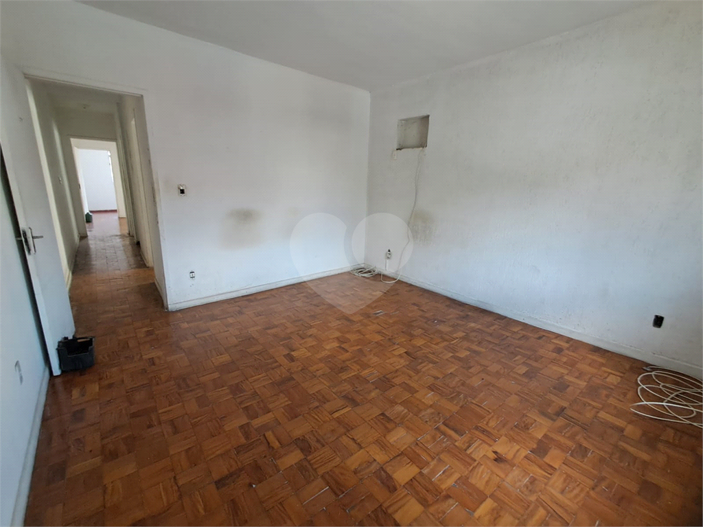 SOBRADO À VENDA | 350 m² | 3 DORMITÓRIOS | EDÍCULA |  2 VAGAS NA PARADA INGLESA!