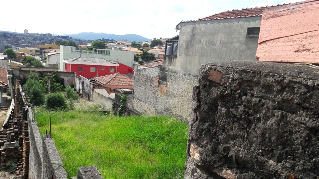 Terreno com 526m2, sendo 12,57m2 de frente - Casa Verde