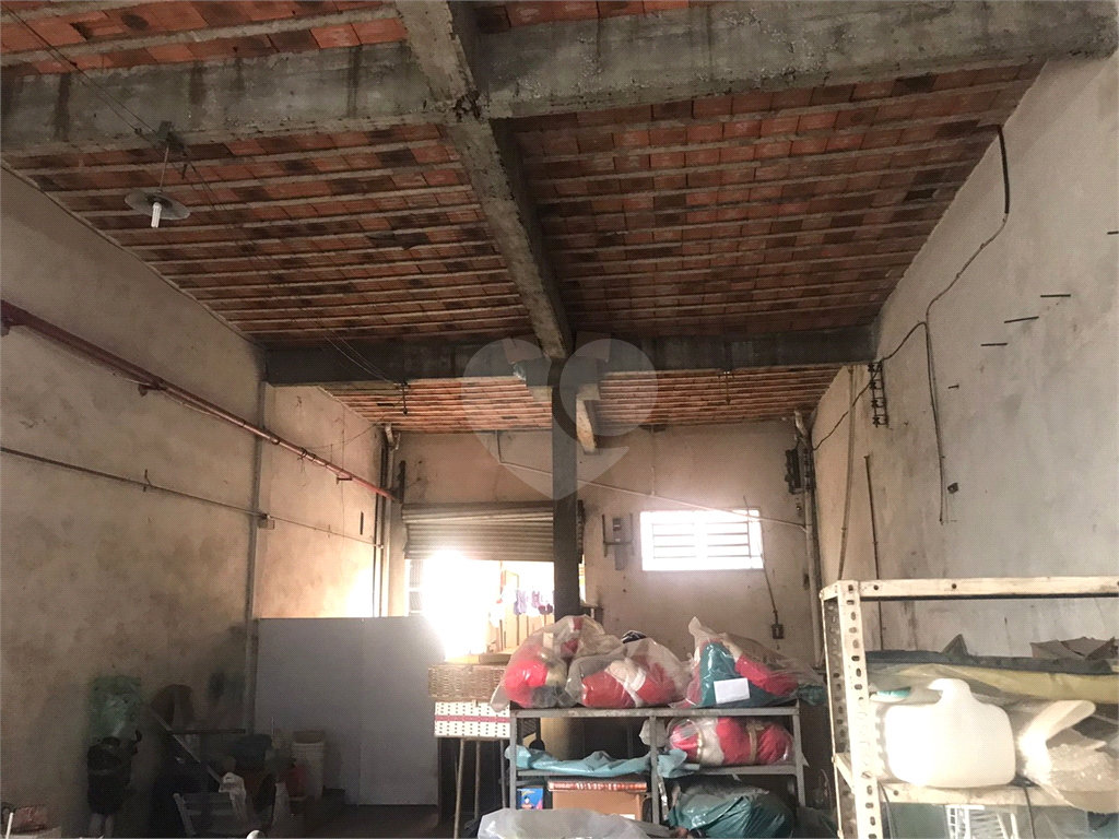Galpão com 2.700m2 de área construída - Casa Verde