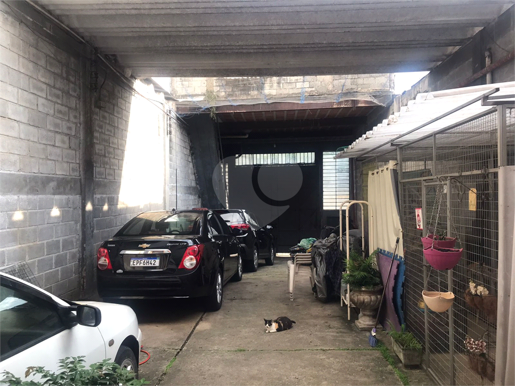 Galpão com 2.700m2 de área construída - Casa Verde