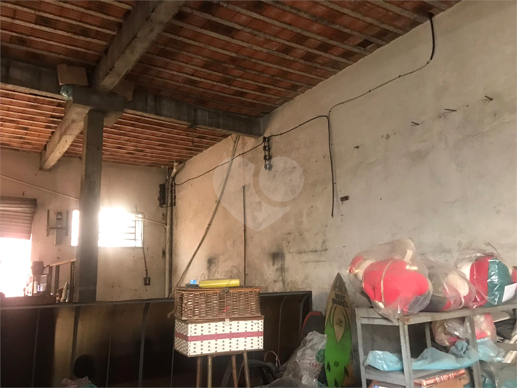 Galpão com 2.700m2 de área construída - Casa Verde