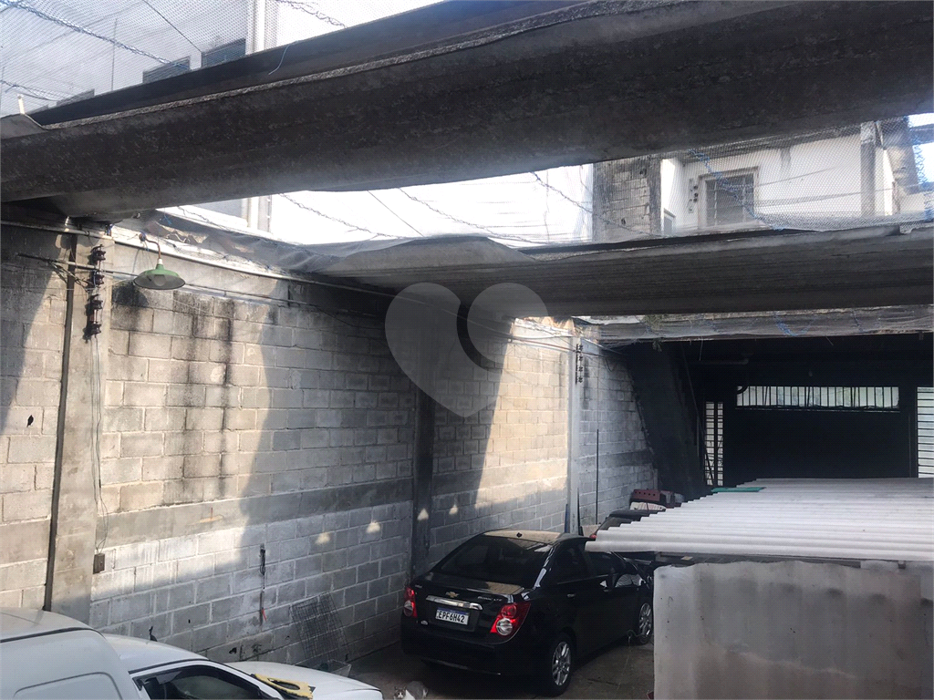 Galpão com 2.700m2 de área construída - Casa Verde