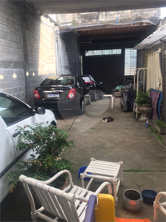 Galpão com 2.700m2 de área construída - Casa Verde
