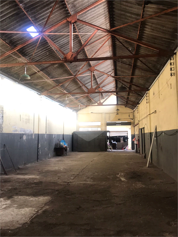 Galpão com 2.700m2 de área construída - Casa Verde