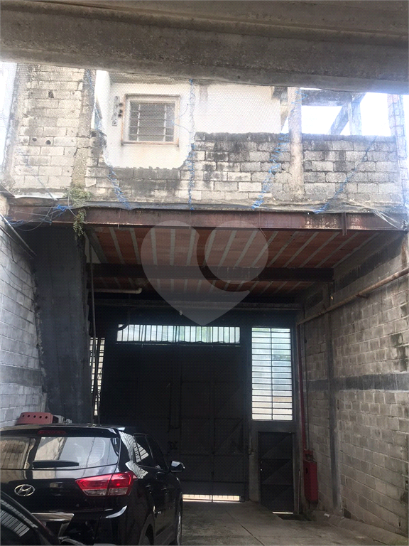 Galpão com 2.700m2 de área construída - Casa Verde