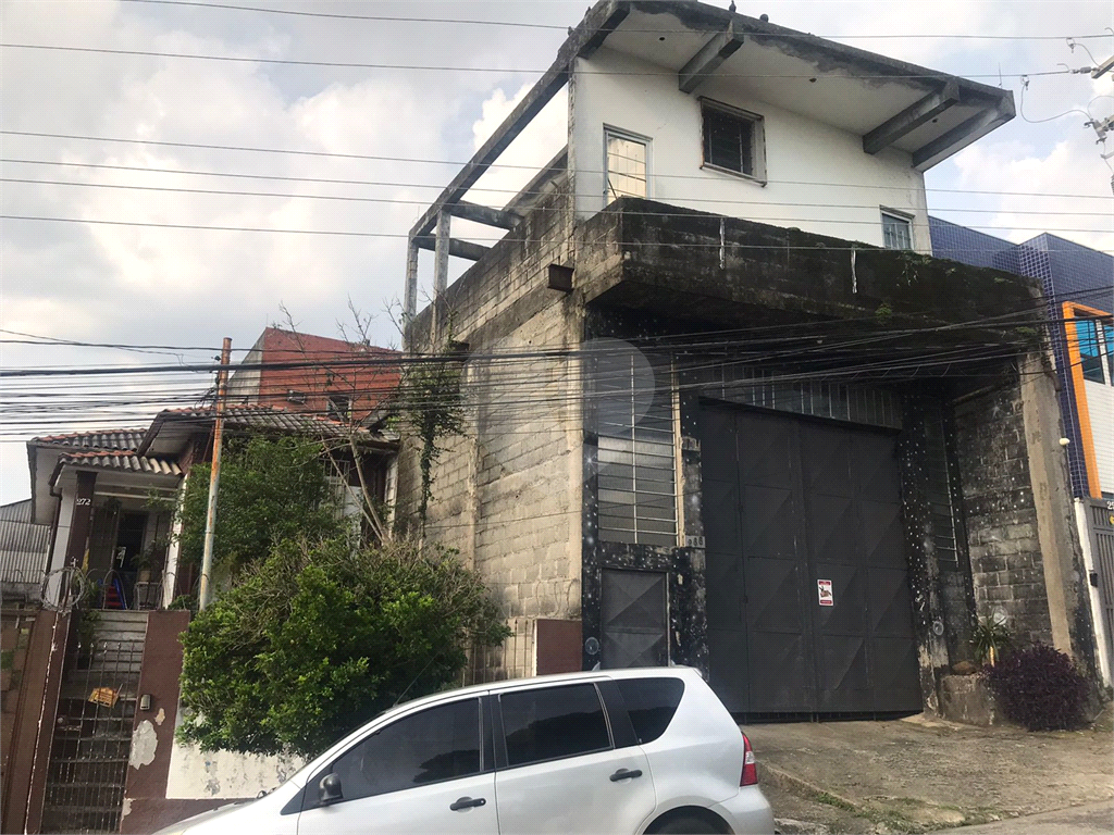 Galpão com 2.700m2 de área construída - Casa Verde