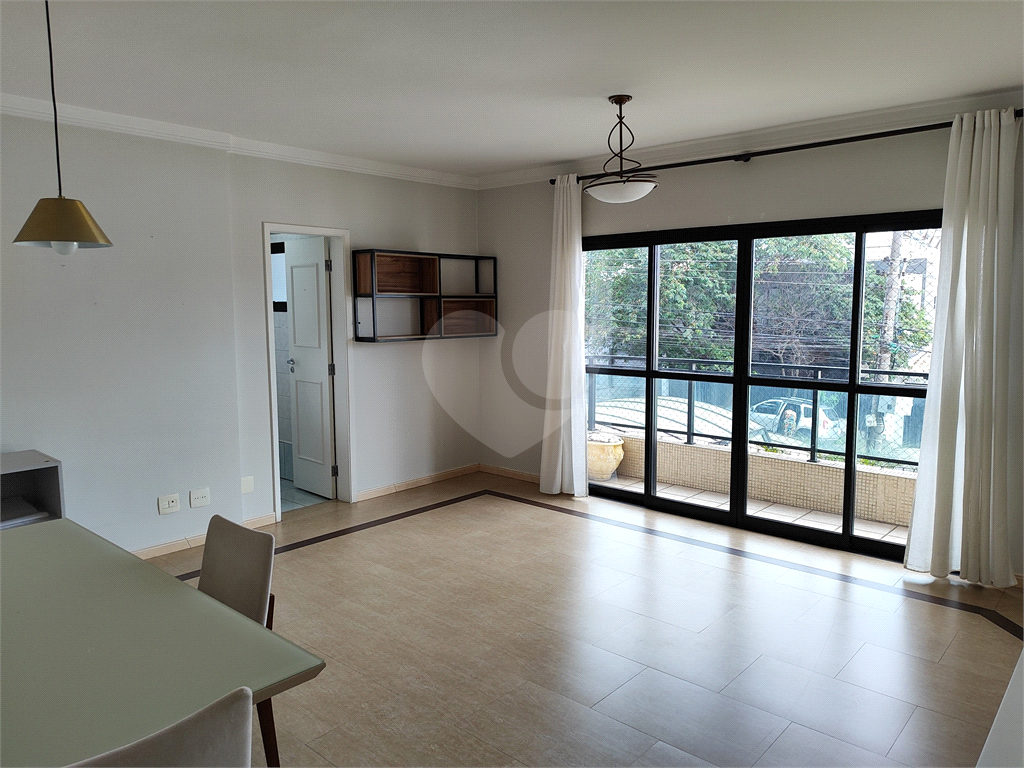 Apartamento na Vila Ester