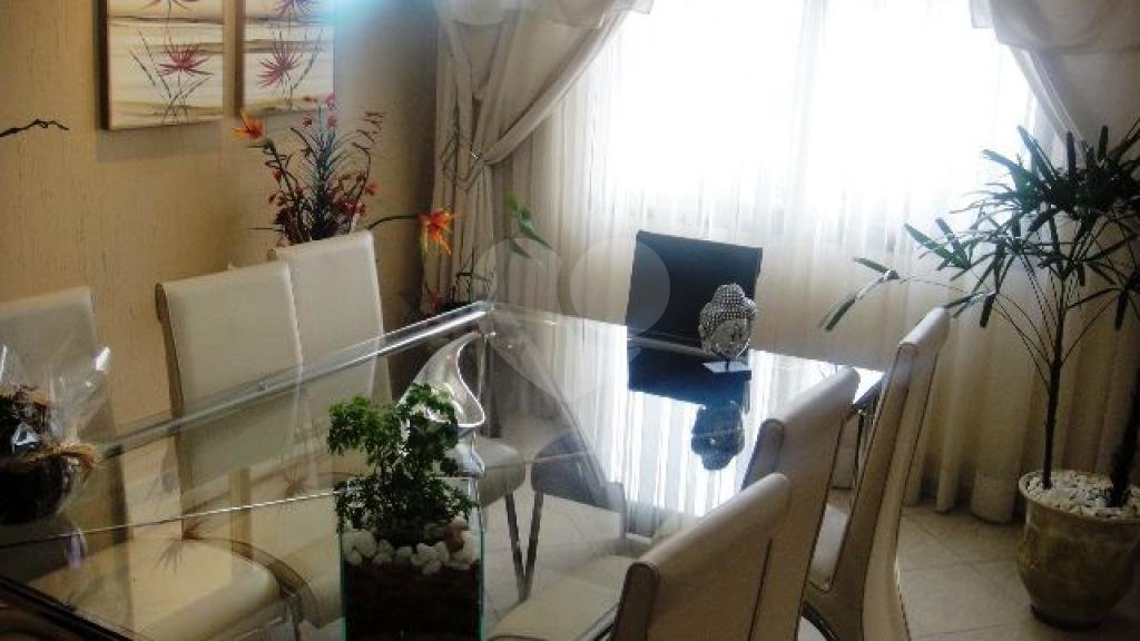 APARTAMENTO em VILA FORMOSA