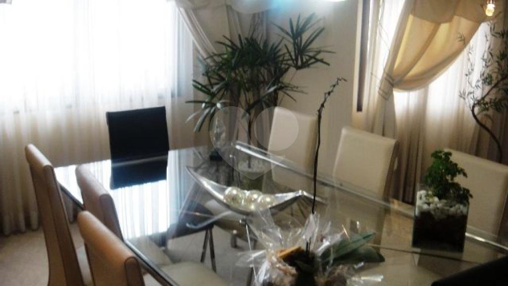 APARTAMENTO em VILA FORMOSA