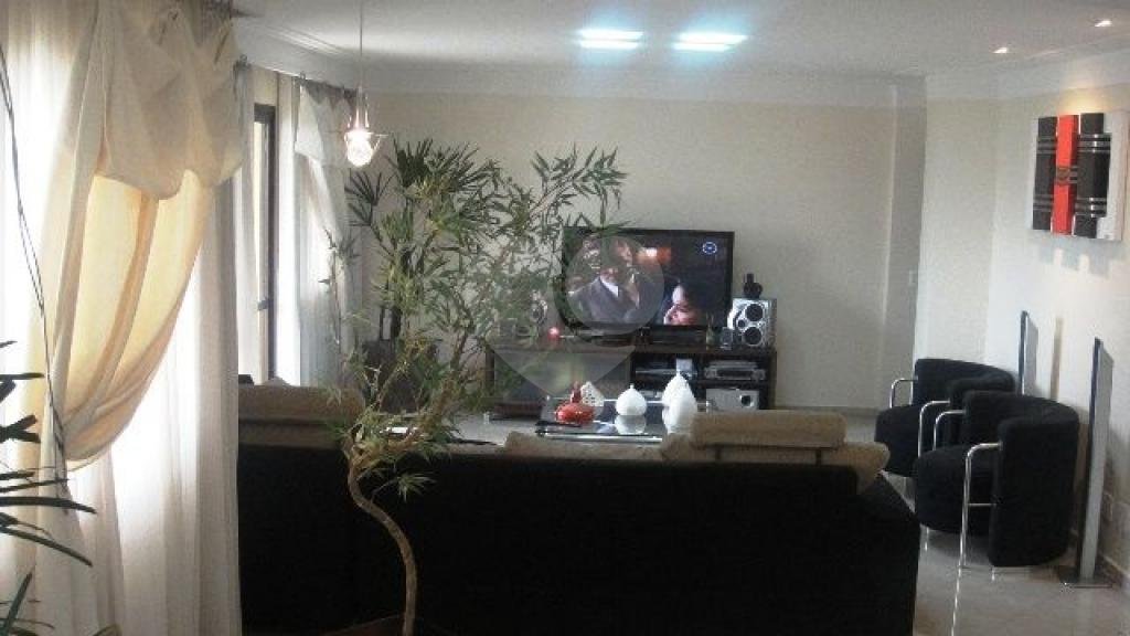 APARTAMENTO em VILA FORMOSA
