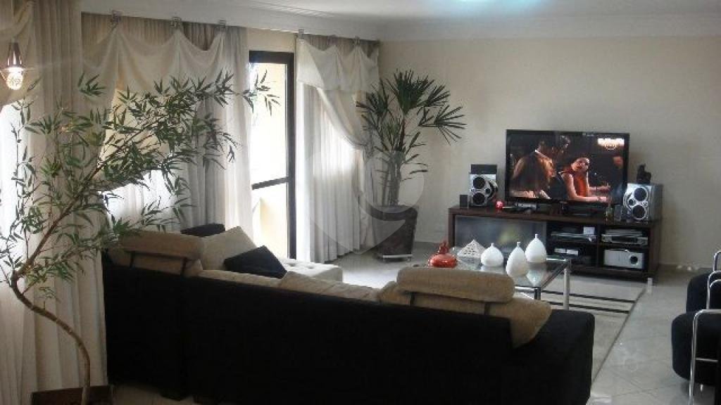 APARTAMENTO em VILA FORMOSA