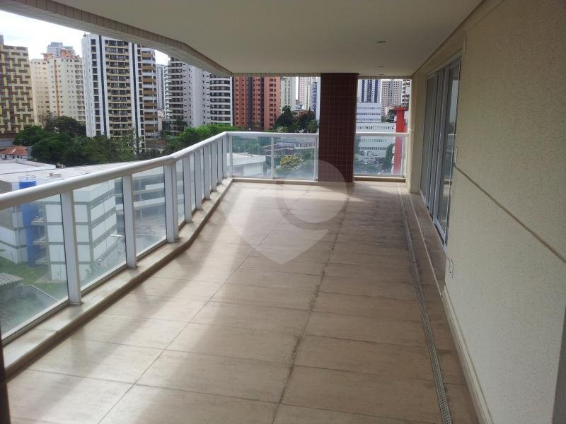 APARTAMENTO em SANTANA