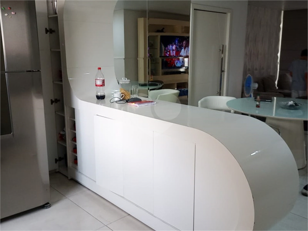 Apartamento à venda com 3 quartos, 126m² - Foto 2