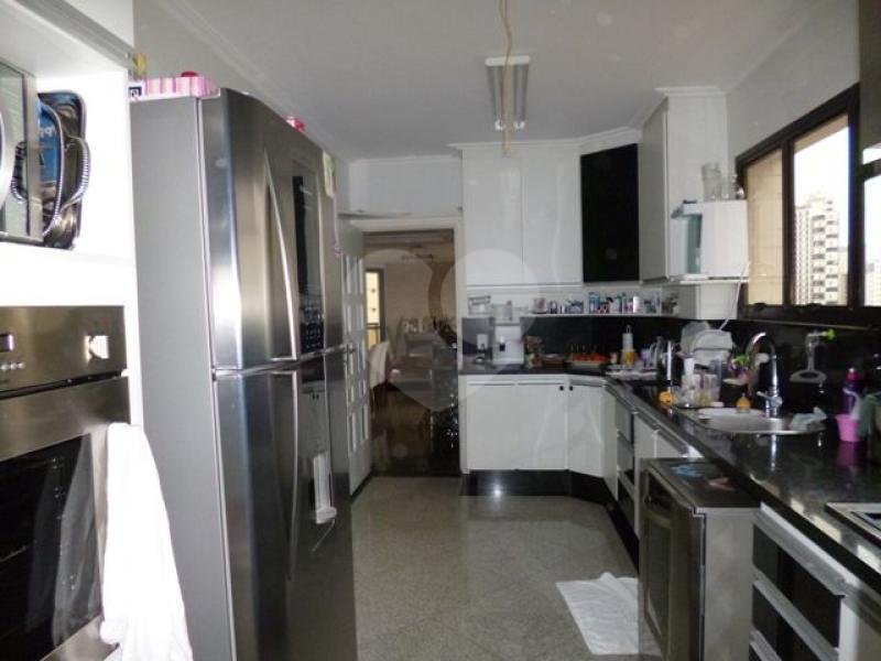 Apartamento à venda com 3 quartos, 215m² - Foto 13