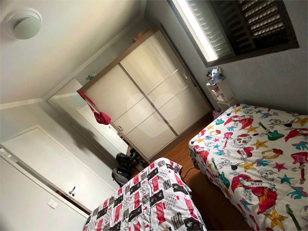 Apartamento de 2 dormitórios e 2 vagas em excelente localização.